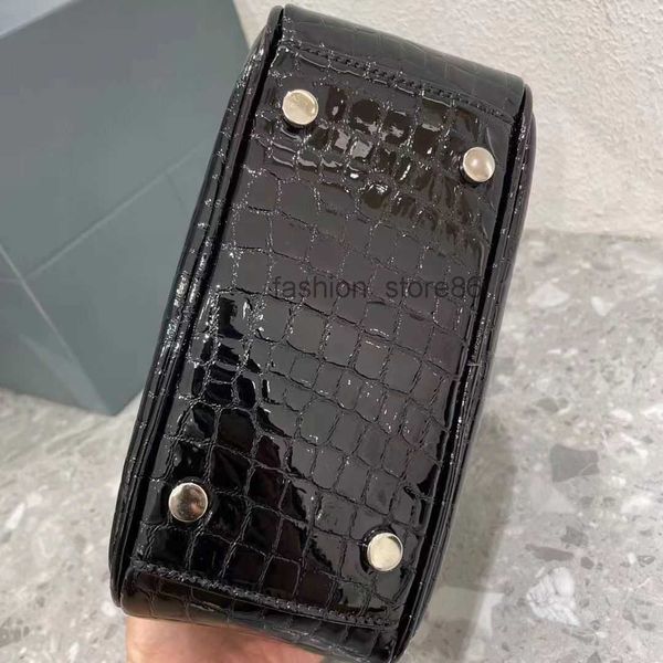 vivian texture niche bags women's 2022 new west queen mother crocodile baseball handbag one shoulder messenger bag women summer fashion
vivian texture niche bags women's 2022 new west queen mother crocodile baseball handbag one shoulder messenger bag women summer fashion