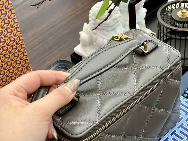 designer luxury women the tote bag fashion versatile handbags shoulder crossbody bags purse tories totes large capacity saddle wallets 7a t
designer luxury women the tote bag fashion versatile handbags shoulder crossbody bags purse tories totes large capacity saddle wallets 7a t