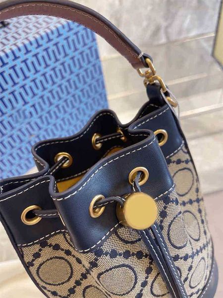 designer luxury women the tote bag fashion versatile handbags shoulder crossbody bags purse tories totes large capacity saddle wallets 7a mz
designer luxury women the tote bag fashion versatile handbags shoulder crossbody bags purse tories totes large capacity saddle wallets 7a mz