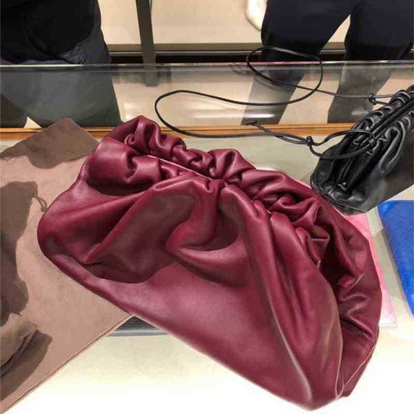 classic bags venetas designer bottegass handbags glossy pouch small cloud single shoulder messenger hand women' 42yx mwnz
classic bags venetas designer bottegass handbags glossy pouch small cloud single shoulder messenger hand women' 42yx mwnz