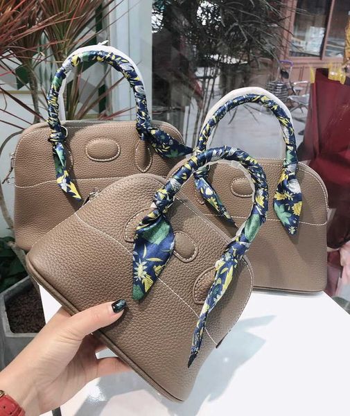 sell designer bags on the 2023 new head leather hand fashion shell mini with lock large
sell designer bags on the 2023 new head leather hand fashion shell mini with lock large
