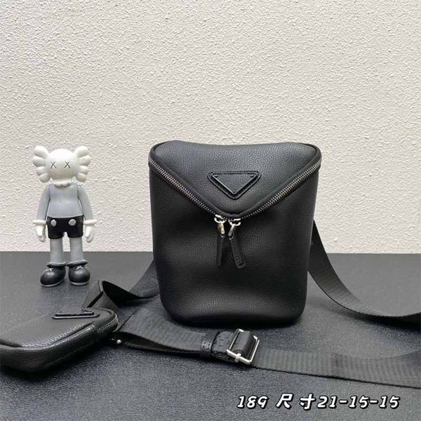 leather designer bags women fashion luxury tote bags 3 in 1 shoulder bag triangular zipper switch beach purse high capacity metal lady', Black;red
leather designer bags women fashion luxury tote bags 3 in 1 shoulder bag triangular zipper switch beach purse high capacity metal lady', Black;red