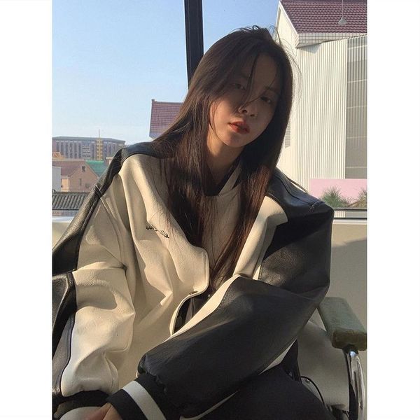 women's down parkas black white stitching contrast color leather jacket spring autumn loose korean casual elegant baseball uniform 2211
women's down parkas black white stitching contrast color leather jacket spring autumn loose korean casual elegant baseball uniform 2211