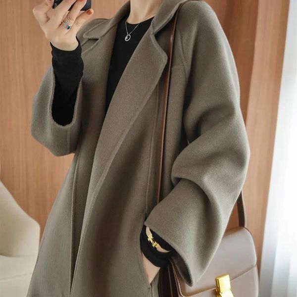 women's wool blends autumn and winter women's overcoat medium length over knee loose versatile woolen imitation coat 221121, Black
women's wool blends autumn and winter women's overcoat medium length over knee loose versatile woolen imitation coat 221121, Black