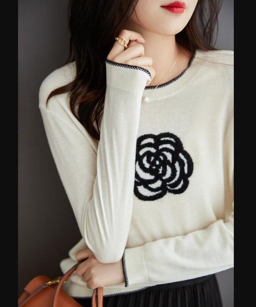 2023 spring and autumn women's round neck sweaters contrast color worsted wool knitted thin sweater elegant and fashionable jacquard ty, White;black
2023 spring and autumn women's round neck sweaters contrast color worsted wool knitted thin sweater elegant and fashionable jacquard ty, White;black