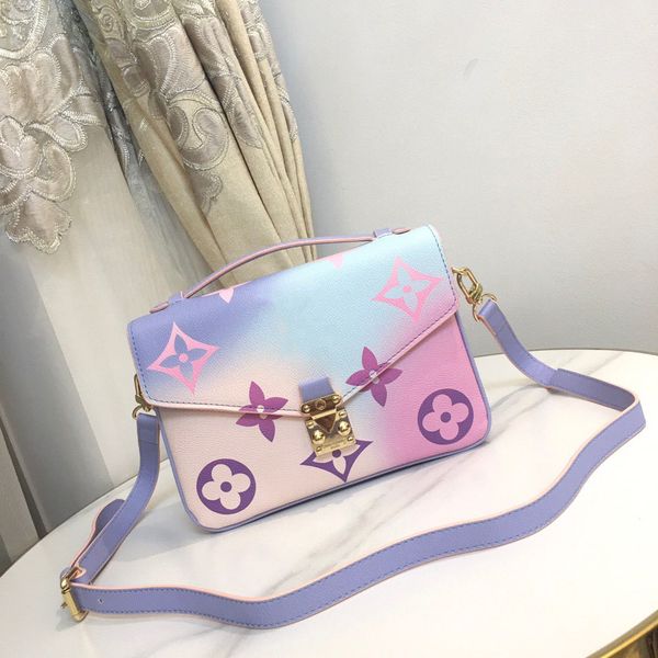 designer handbags luxurys bags color printing large pattern women's cross body shoulder bag with delicate handle and removable shoulder
designer handbags luxurys bags color printing large pattern women's cross body shoulder bag with delicate handle and removable shoulder