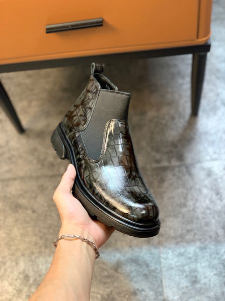 2023 man luxurys designer boots knitted stretch martin boots black leather knight men classic short boot casual shoes rubber outsole elastic
2023 man luxurys designer boots knitted stretch martin boots black leather knight men classic short boot casual shoes rubber outsole elastic
