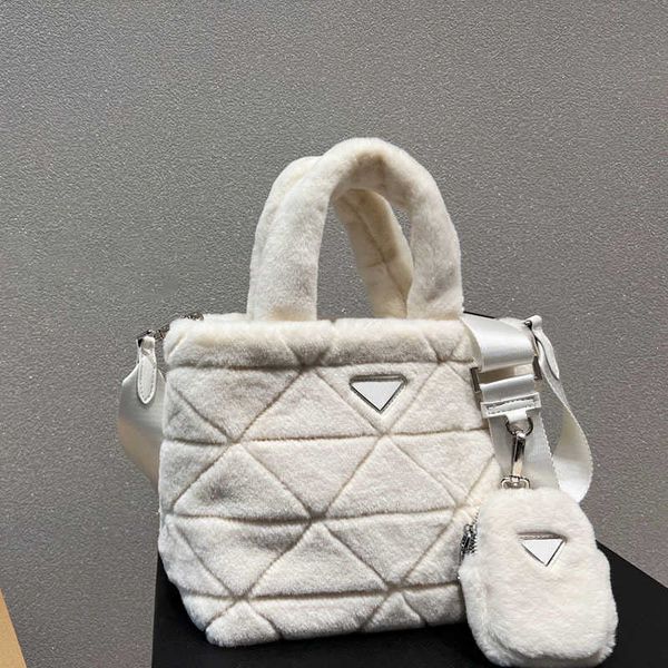 totes bags women shopping bags designer tote handbag fashion diamond lattice furry shoulder crossbody mini purses black luxury bag 221116
totes bags women shopping bags designer tote handbag fashion diamond lattice furry shoulder crossbody mini purses black luxury bag 221116