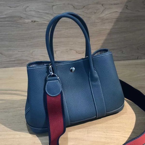 sell designer bags on the 2023 new head leather women's handbag bag h soft garden bag messenger
sell designer bags on the 2023 new head leather women's handbag bag h soft garden bag messenger