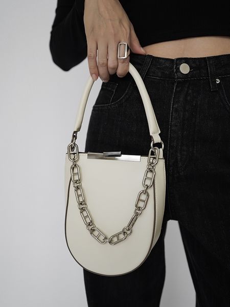 waist bags casual metal handle handbag messenger brands chain shoulder crossbody ladie s purses bolsa chic 221119
waist bags casual metal handle handbag messenger brands chain shoulder crossbody ladie s purses bolsa chic 221119