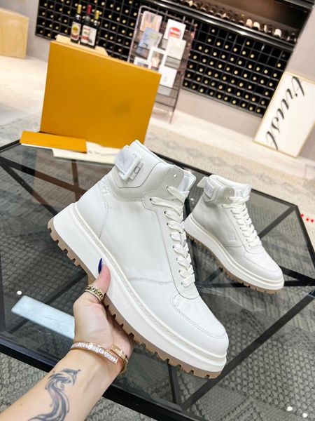 2023 man sell classic snow mini boots warm boots fashion men platform boot ultra matte fur suede wool blend comfort winter designer ankle bo, Black
2023 man sell classic snow mini boots warm boots fashion men platform boot ultra matte fur suede wool blend comfort winter designer ankle bo, Black