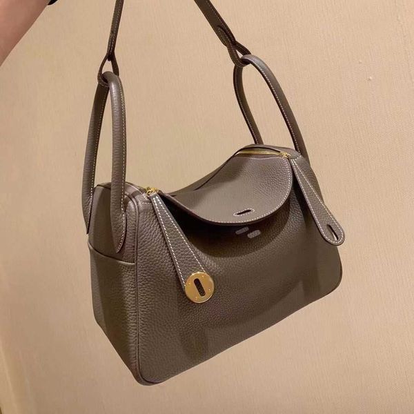 new lychee pattern lindi bag leather doctor's women's 2022 fashionable feeling versatile one shoulder cross
new lychee pattern lindi bag leather doctor's women's 2022 fashionable feeling versatile one shoulder cross