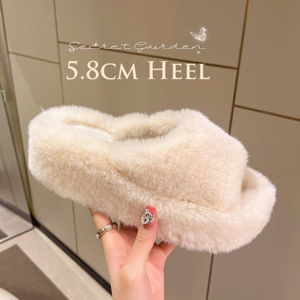 slippers fashion high end luxury fur women furry shoes wedges plus size 35-42 heel autumn winter indoor casual warm 221119, Black
slippers fashion high end luxury fur women furry shoes wedges plus size 35-42 heel autumn winter indoor casual warm 221119, Black