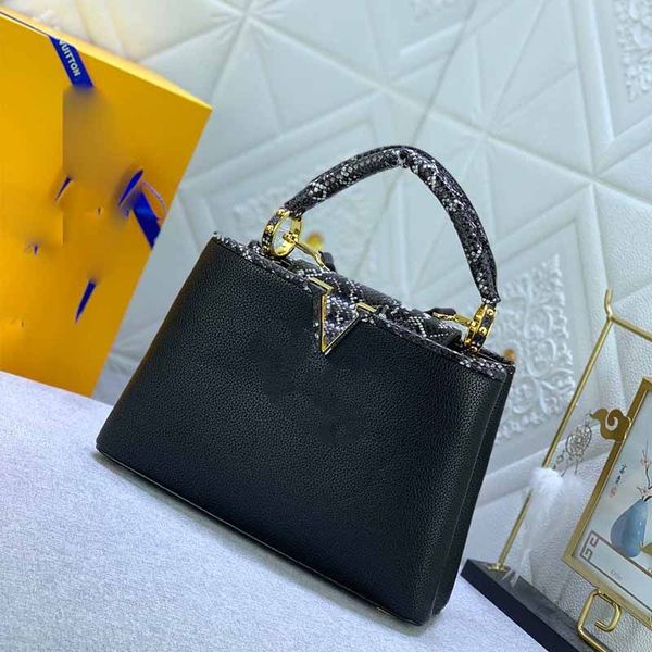 luxury designer tote bags woman leather handbag flip cover open and close python skin handle purses totes large capacity v logo shoulder cro, Black;red
luxury designer tote bags woman leather handbag flip cover open and close python skin handle purses totes large capacity v logo shoulder cro, Black;red