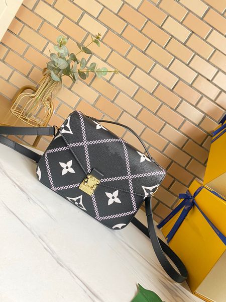 new designer handbags luxury bags large print pattern with delicate handle and detachable shoulder strap women's cross body shoulder ba
new designer handbags luxury bags large print pattern with delicate handle and detachable shoulder strap women's cross body shoulder ba