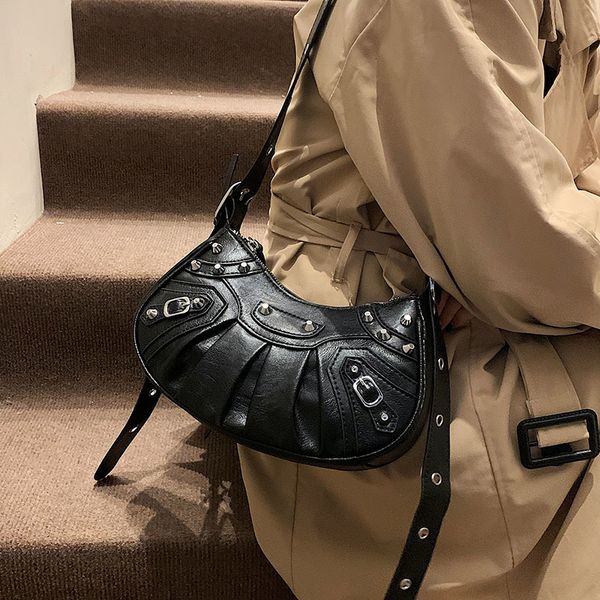 evening bags 2 pcsset rivets design half moon pu leather armpit crossbody bag winter punk style vintage shoulder purses and handbags 221119
evening bags 2 pcsset rivets design half moon pu leather armpit crossbody bag winter punk style vintage shoulder purses and handbags 221119