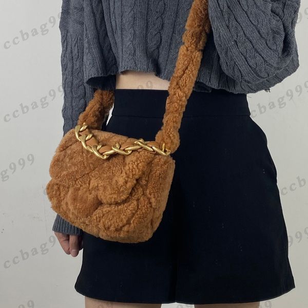 2022 fall winter womens lamb wool flap bags with metal heavy chain handle totes designer vintage crossbody hardware matelasse large capacity
2022 fall winter womens lamb wool flap bags with metal heavy chain handle totes designer vintage crossbody hardware matelasse large capacity