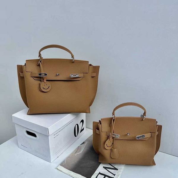 sell designer bags on the 2023 new modified cowhide women's bag large capacity handbag shoulder leather underarm
sell designer bags on the 2023 new modified cowhide women's bag large capacity handbag shoulder leather underarm
