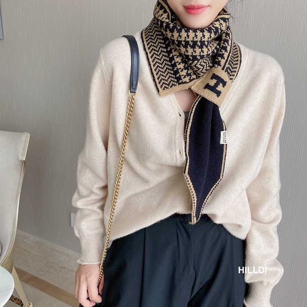 scarves knitted lazy people korean version ins female thousand bird pattern letter scarf for winter warmth and thickening neck protection, Blue;gray
scarves knitted lazy people korean version ins female thousand bird pattern letter scarf for winter warmth and thickening neck protection, Blue;gray
