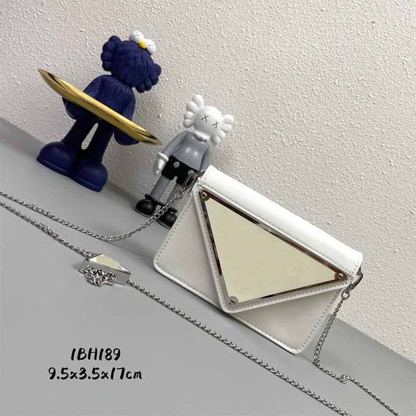 classic lady chain crossbody shoulder bags fashion designer bag metal triangular letter logo tote wallet vintage leather lady's handbag, Black;red
classic lady chain crossbody shoulder bags fashion designer bag metal triangular letter logo tote wallet vintage leather lady's handbag, Black;red