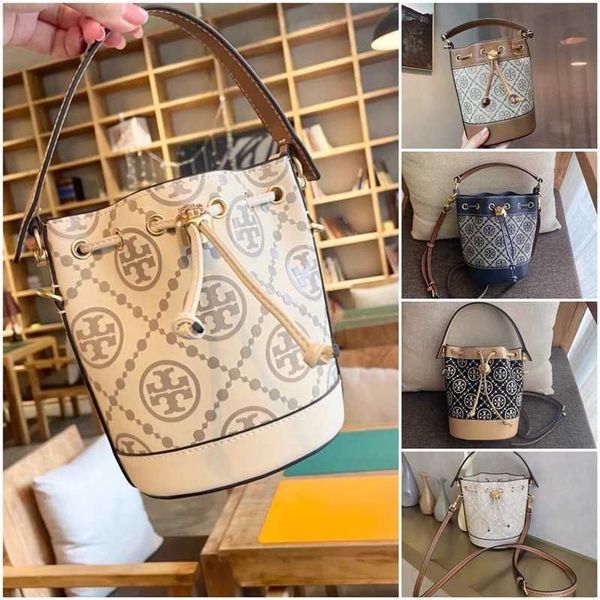 handbag designer torysburchs bags women's 2022 single shoulder diagonal portable drawstring bucket large and small leather old flower b
handbag designer torysburchs bags women's 2022 single shoulder diagonal portable drawstring bucket large and small leather old flower b