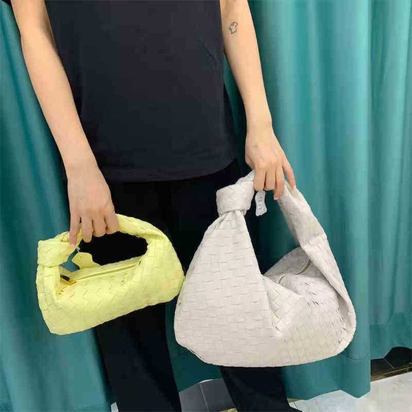 bottegas designer 2023 venetas hands new large knotted jodie cloud woven dumpling soft leather hand bag yv3q lilopen 5owj czf3 7a5y
bottegas designer 2023 venetas hands new large knotted jodie cloud woven dumpling soft leather hand bag yv3q lilopen 5owj czf3 7a5y