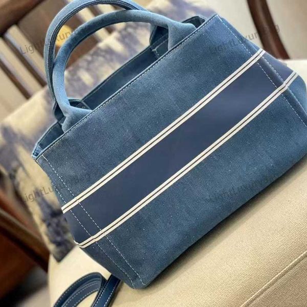 large capacity tot bag designer bag handbag canvas mirror quality crossbody for women classic famous brand shopping purses 220820
large capacity tot bag designer bag handbag canvas mirror quality crossbody for women classic famous brand shopping purses 220820