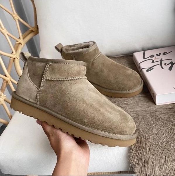 2022 aus brand new classical u5854 snow boots short miniwomen boot keep warms bootsi man womens plush casual warm boots sheepskin suede shoe, Black
2022 aus brand new classical u5854 snow boots short miniwomen boot keep warms bootsi man womens plush casual warm boots sheepskin suede shoe, Black