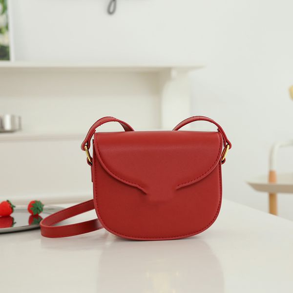 women's bag classic joker casual fashion saddle solid color shoulder messenger bag, Black;red
women's bag classic joker casual fashion saddle solid color shoulder messenger bag, Black;red