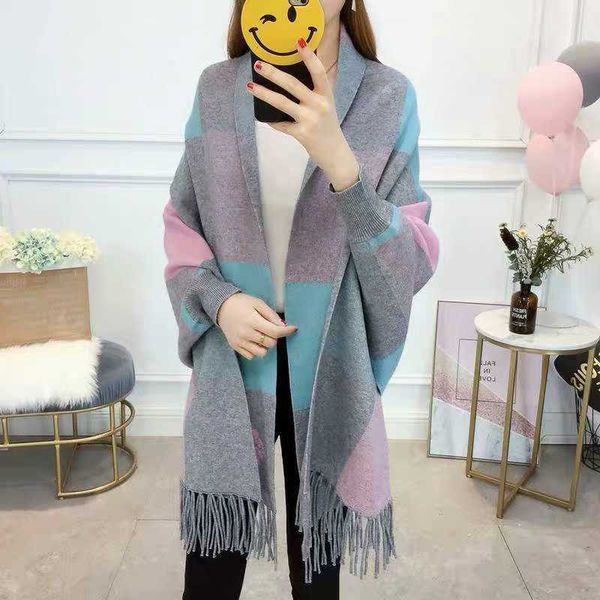 shawls autumn and winter new thickened plaid jacquard sleeves batman cardigan warm shawl cheongsam with cloak, Blue;gray
shawls autumn and winter new thickened plaid jacquard sleeves batman cardigan warm shawl cheongsam with cloak, Blue;gray