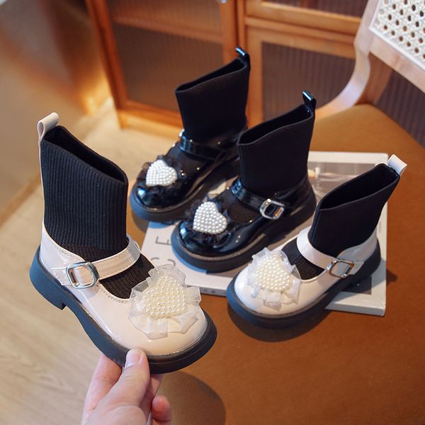 boots girls leather autumn and winter lace pearl heart shaped thick bottom bright surface fly weaving in 221121, Black;grey
boots girls leather autumn and winter lace pearl heart shaped thick bottom bright surface fly weaving in 221121, Black;grey