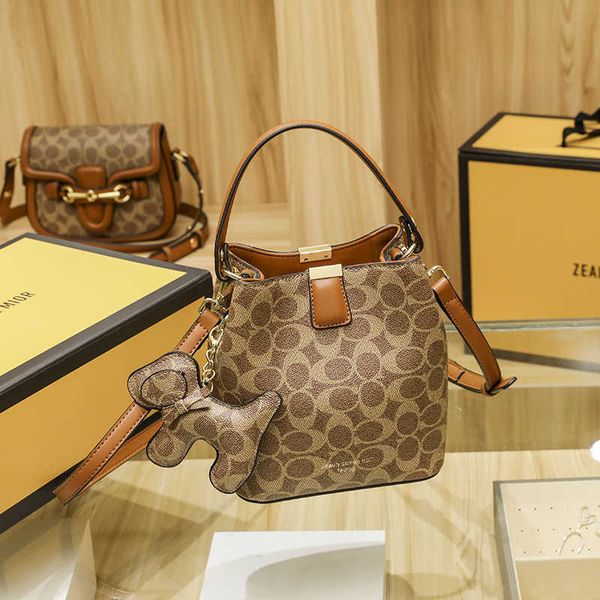 stores wholesale design bags low prices net red fashion messenger women's 2023 summer new ins versatile single shoulder texture portabl
stores wholesale design bags low prices net red fashion messenger women's 2023 summer new ins versatile single shoulder texture portabl