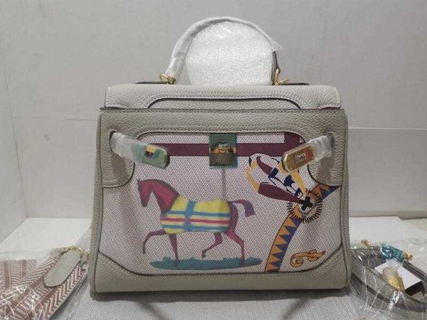 realfine888 3a totes iconic kerry 28cm coloured drawing leather trim handbags for women with dust bag
realfine888 3a totes iconic kerry 28cm coloured drawing leather trim handbags for women with dust bag