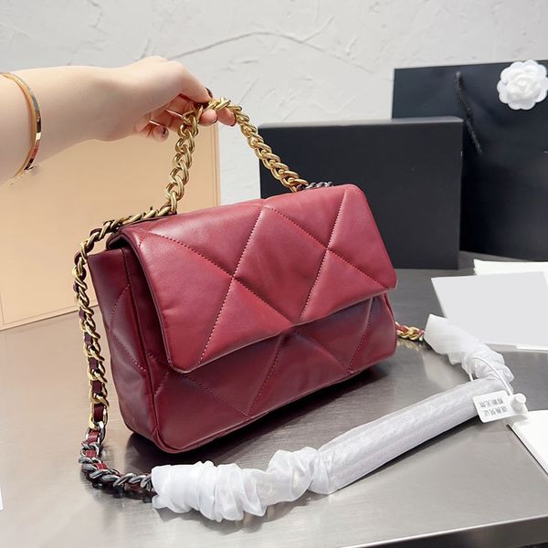 womens designer 19 series classic flap quilted bags aged gold metal chain hardware matelasse crossbody shoulder pocket desiger outdoor sacoc
womens designer 19 series classic flap quilted bags aged gold metal chain hardware matelasse crossbody shoulder pocket desiger outdoor sacoc
