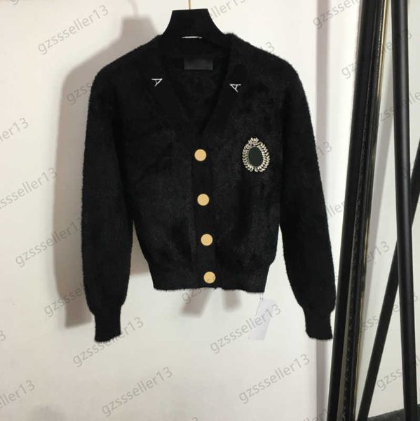 luxury sweater womens letter embroidery diamond encrusted logo knit sweaters custom metal button open v-neck slim knitwear fashion brand wom, White;black
luxury sweater womens letter embroidery diamond encrusted logo knit sweaters custom metal button open v-neck slim knitwear fashion brand wom, White;black
