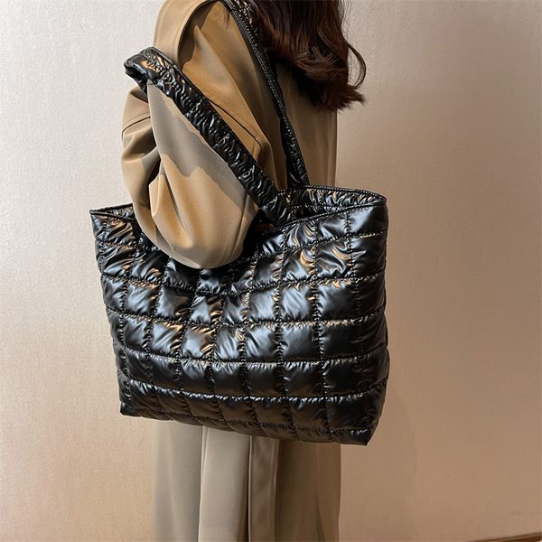 women cotton padded warm totes black brown silver handbags fashionable thread large capacity 35x29x45cm tote bag cool mother lady l big purs
women cotton padded warm totes black brown silver handbags fashionable thread large capacity 35x29x45cm tote bag cool mother lady l big purs