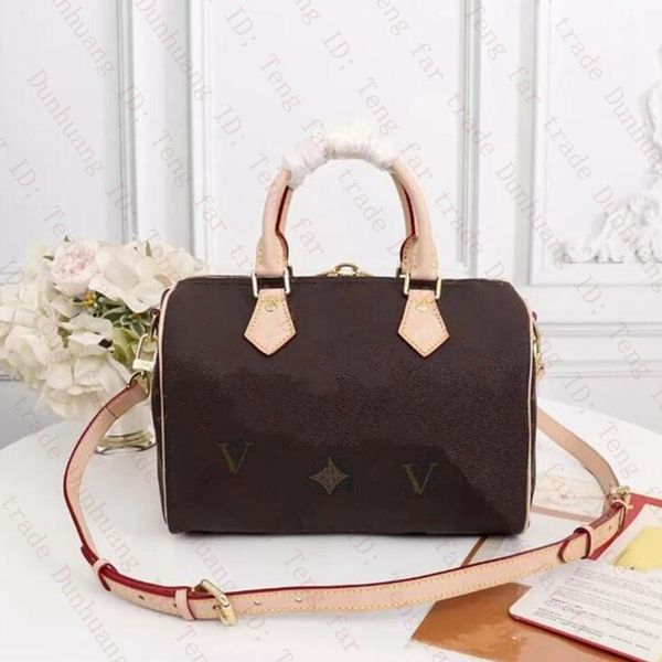 luxurys designers bag fashion totes women shoulder bags lady crossbody handbags purse speedy with key lock shoulder strap dust bag
luxurys designers bag fashion totes women shoulder bags lady crossbody handbags purse speedy with key lock shoulder strap dust bag