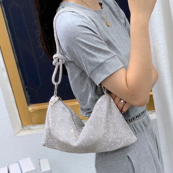 3mm hand-sewn rhinodiamond-inset bag new online celebrity single shoulder underarm bag fashion matching handbag
3mm hand-sewn rhinodiamond-inset bag new online celebrity single shoulder underarm bag fashion matching handbag