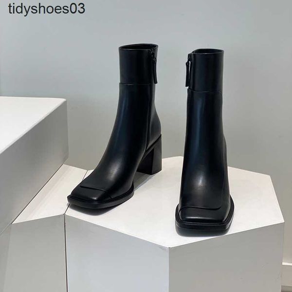 row designer the thick heel short boots for women 2022 new leather inclined square head high heel side zipper winter low gai boot size 34-42
row designer the thick heel short boots for women 2022 new leather inclined square head high heel side zipper winter low gai boot size 34-42