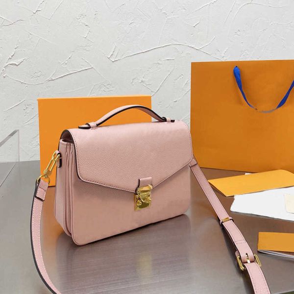 lady tote quality messenger bags bag shoulder crossbody handbag perforated purse cowhide leather bag classic letter removable adjustable
lady tote quality messenger bags bag shoulder crossbody handbag perforated purse cowhide leather bag classic letter removable adjustable