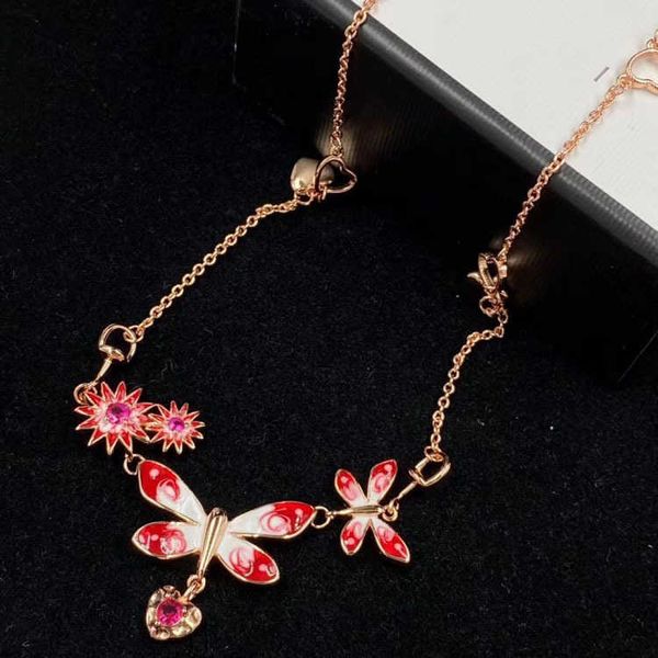 2023 designer new jewelry love flower butterfly drops necklace brass red white premium fashion versatile sweater chain, Silver
2023 designer new jewelry love flower butterfly drops necklace brass red white premium fashion versatile sweater chain, Silver