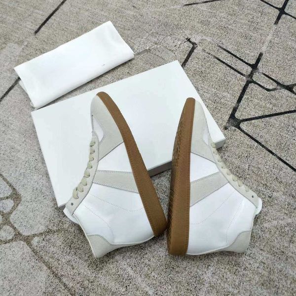 dress shoes in autumn and winter of 2022 leather high leather casual shoes flat sole shoes men's and women's sports, Black
dress shoes in autumn and winter of 2022 leather high leather casual shoes flat sole shoes men's and women's sports, Black