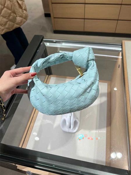 luxury designer bags bottegas leather venetas handbag woman's woven women's bag jodie mini knotted armpit handbag crossbody messen
luxury designer bags bottegas leather venetas handbag woman's woven women's bag jodie mini knotted armpit handbag crossbody messen