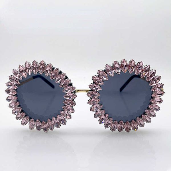 sunglasses 2023 new fashion exaggerated hand diamond large round frame personality trend 1122, White;black 
sunglasses 2023 new fashion exaggerated hand diamond large round frame personality trend 1122, White;black