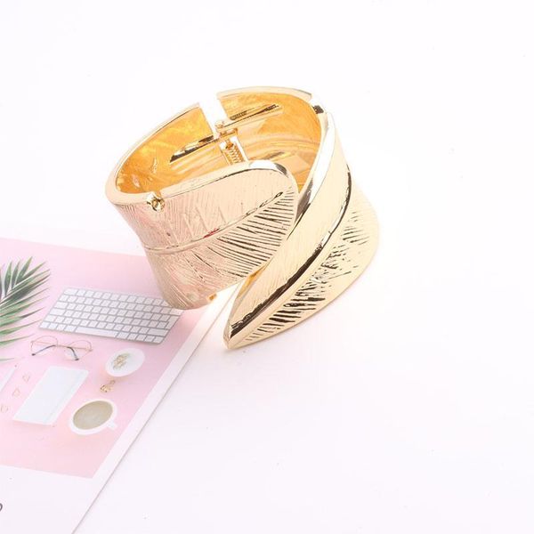 bangle bracelet designed jewerly exaggerated metal wide edition bracelet light luxury square earrings, Black
bangle bracelet designed jewerly exaggerated metal wide edition bracelet light luxury square earrings, Black