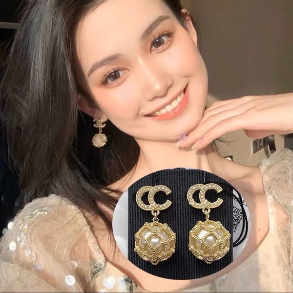luxury diamond set pearl earrings charm designer quality earring high end luxury design accessories selected couples family gifts christmas, Golden
luxury diamond set pearl earrings charm designer quality earring high end luxury design accessories selected couples family gifts christmas, Golden