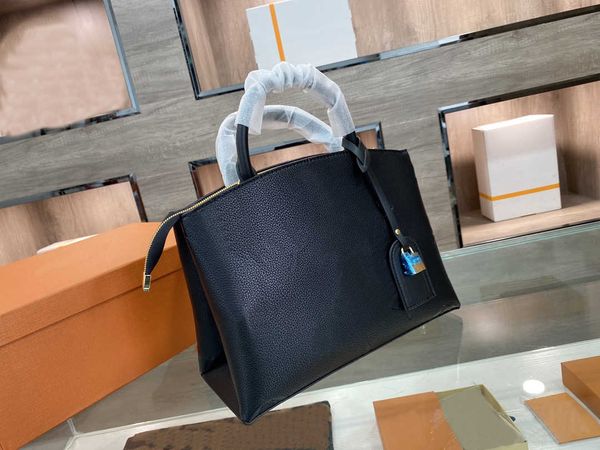 purse genuine leather female classic lvity handbag tote women bag women fashion lvity handbags designers embossing shoulder messenger bags 2
purse genuine leather female classic lvity handbag tote women bag women fashion lvity handbags designers embossing shoulder messenger bags 2