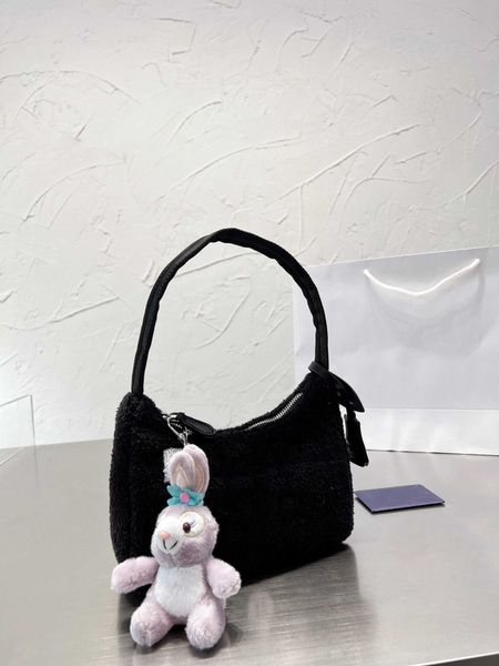 2022 plush underarm bags designer shoulder bag fashion luxury handbag women crossbody bag 3 colors winter style fabric comfort
2022 plush underarm bags designer shoulder bag fashion luxury handbag women crossbody bag 3 colors winter style fabric comfort