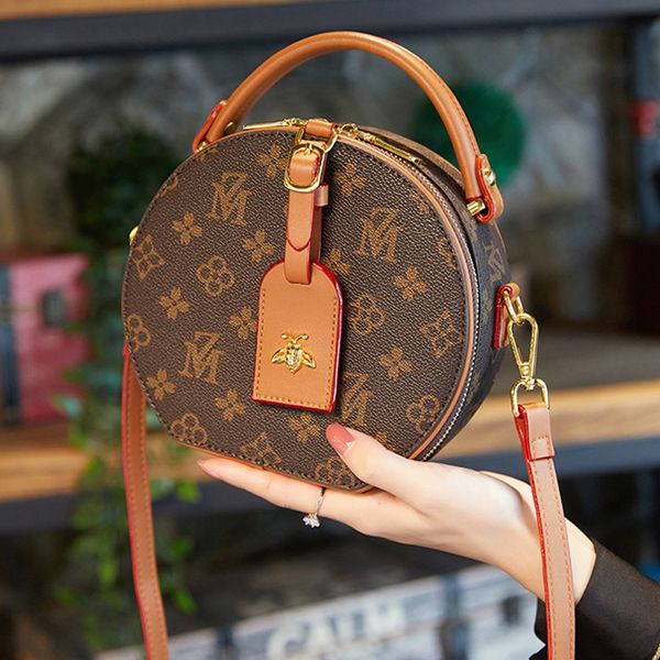 2023 women bag luxury design round one shoulder crossbody bag 2022 fashion rounded bags versatile printed rounding cake bag women's han
2023 women bag luxury design round one shoulder crossbody bag 2022 fashion rounded bags versatile printed rounding cake bag women's han