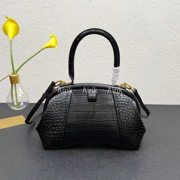 2022 designer shoulder bags fashion handbags women totes cross body half moon luxury genuine leather classic retro purse wallets 8082
2022 designer shoulder bags fashion handbags women totes cross body half moon luxury genuine leather classic retro purse wallets 8082